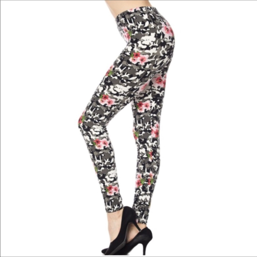 Rose of Sharon gray camo leggings